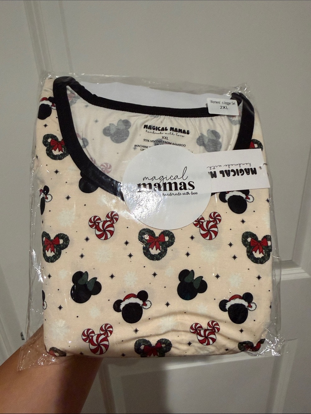 Women's Cream Holiday Mickey Print Bamboo Pajama Set NWT